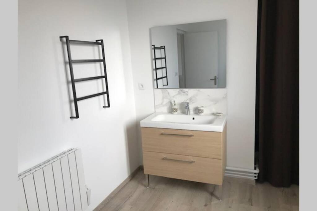Duplex Agreable Et Spacieux 3 Chb Dont 1 Communicante Vendeville Exterior foto