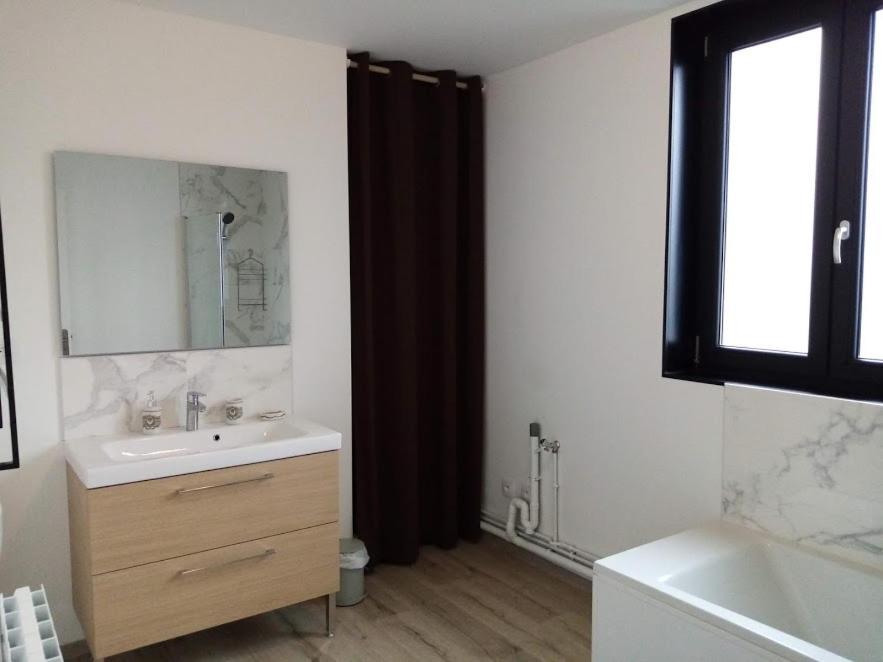 Duplex Agreable Et Spacieux 3 Chb Dont 1 Communicante Vendeville Exterior foto